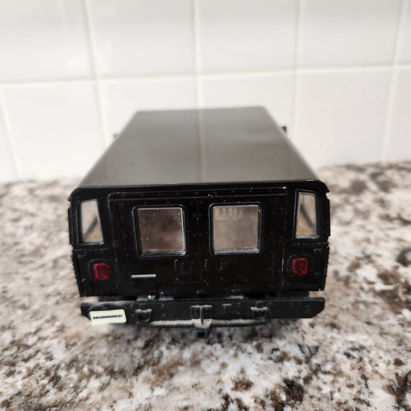 Hummer Model Car 1:18 scale black diecast metal - Picture 6 of 13